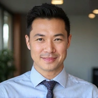 Portrait of Mr. David Lee, Project Management Professional.